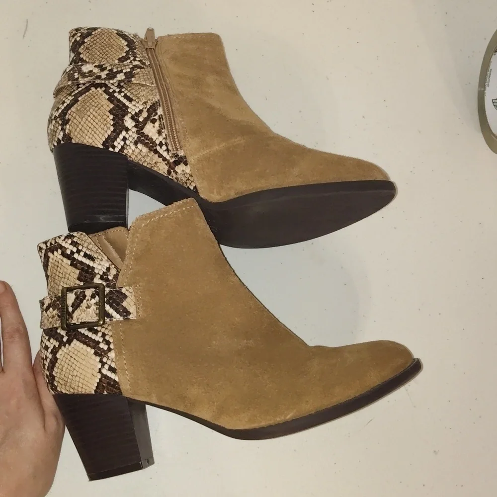 Vionic Naomi Tan Suede and Faux Brown and Tan Snake Print Ankle Boots Size 8
